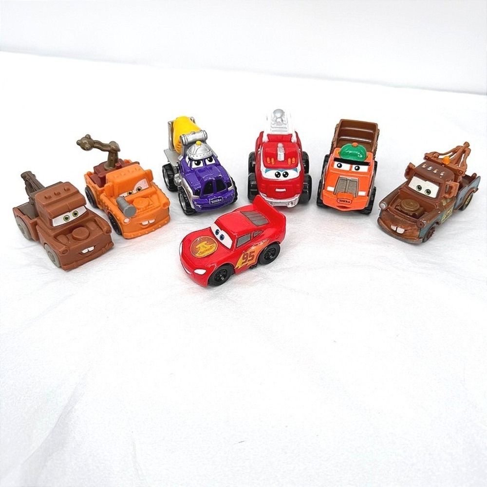 Disney Pixar Cars Movie Toy Vehicle LOT of 7 Lightning McQueen Tow Mater